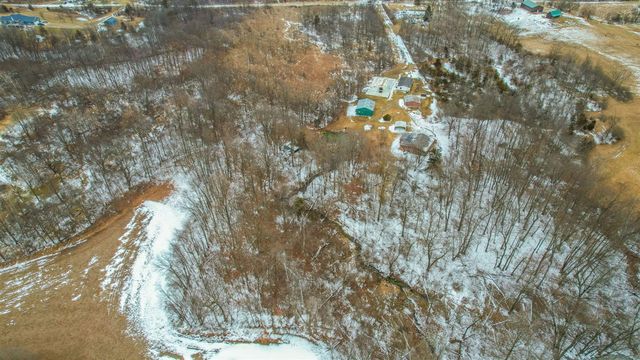 9304 Parkhurst Highway, Addison, MI 49220