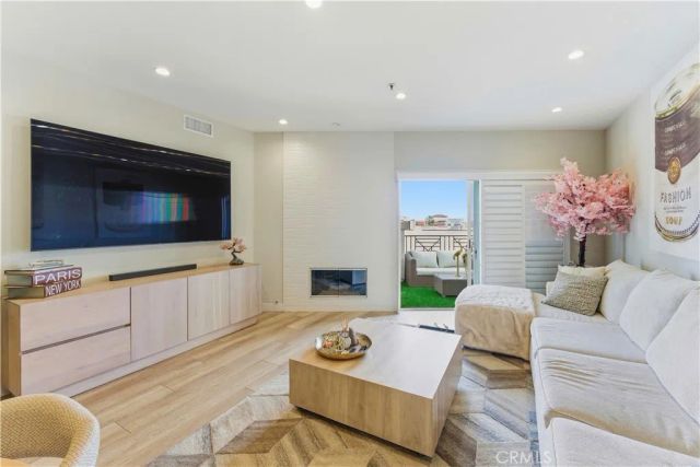 200 Pacific Coast Hwy 418, Huntington Beach, CA 92648