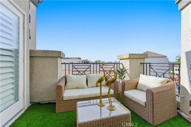 200 Pacific Coast Hwy 418, Huntington Beach, CA 92648