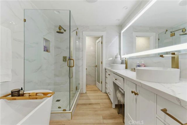 200 Pacific Coast Hwy 418, Huntington Beach, CA 92648