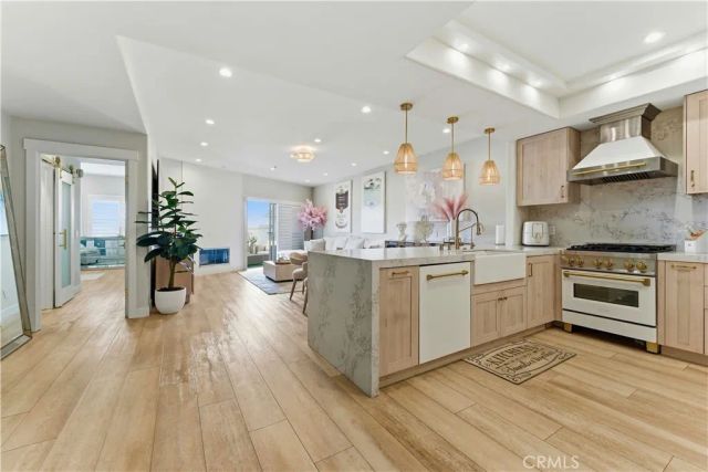 200 Pacific Coast Hwy 418, Huntington Beach, CA 92648