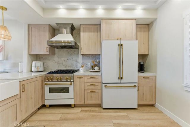 200 Pacific Coast Hwy 418, Huntington Beach, CA 92648