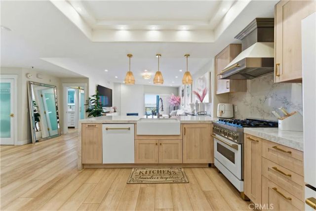 200 Pacific Coast Hwy 418, Huntington Beach, CA 92648