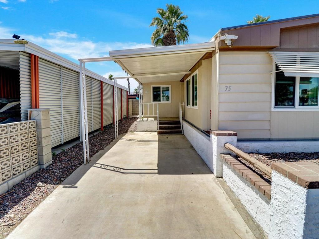 Image 3 of property listing at 51555 Monroe Street 75, Indio, CA 92201
