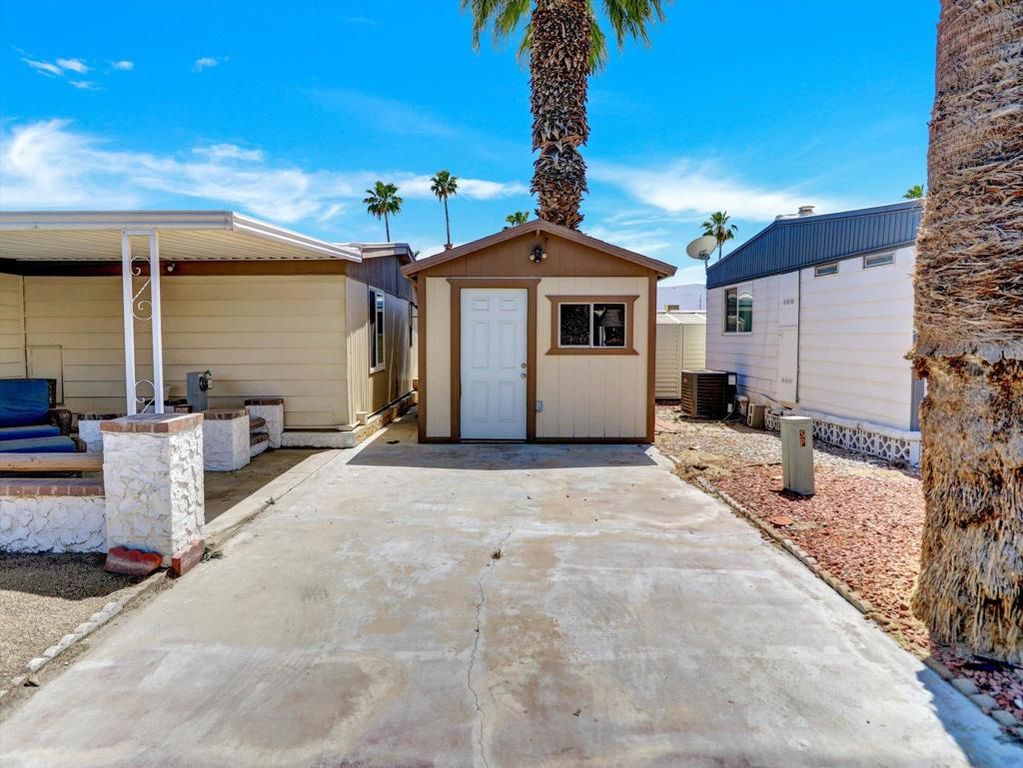 Image 8 of property listing at 51555 Monroe Street 75, Indio, CA 92201