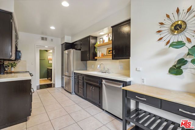 1126 N Central Avenue 112, Glendale, CA 91202