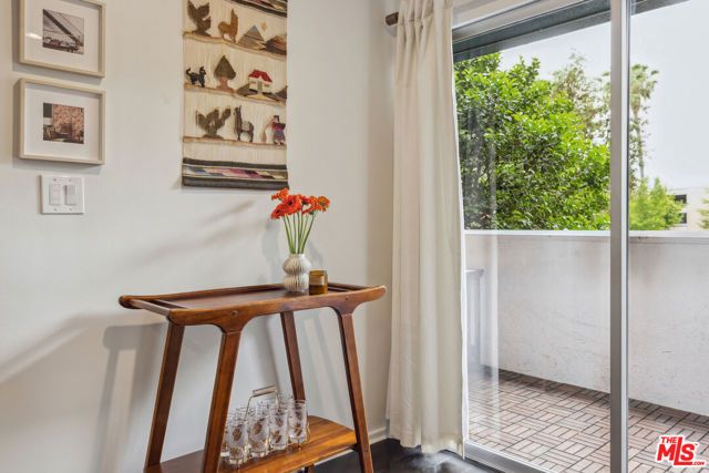 1126 N Central Avenue 112, Glendale, CA 91202