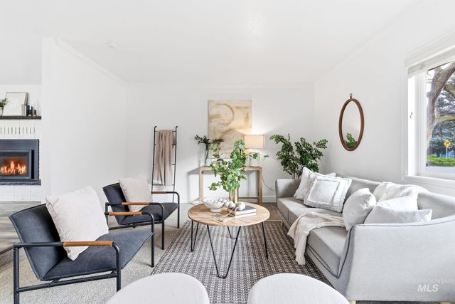 2723 Hillcrest Ln, Caldwell, ID 83605