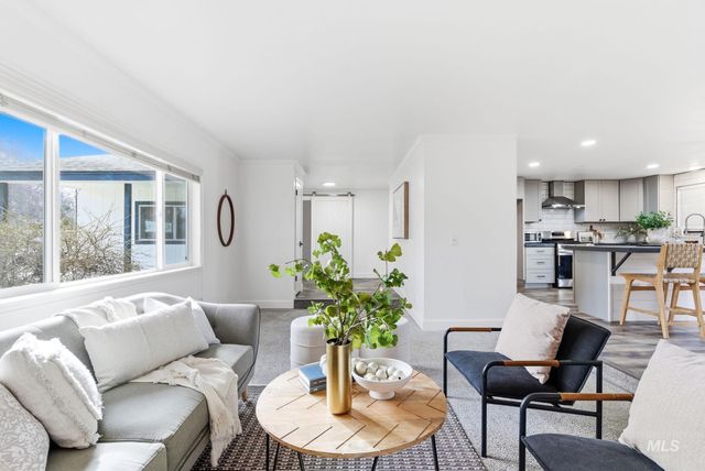 2723 Hillcrest Ln, Caldwell, ID 83605