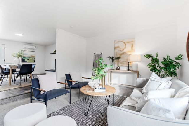 2723 Hillcrest Ln, Caldwell, ID 83605