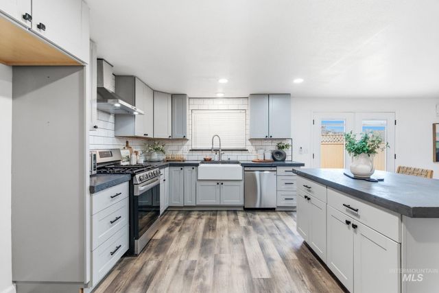 2723 Hillcrest Ln, Caldwell, ID 83605