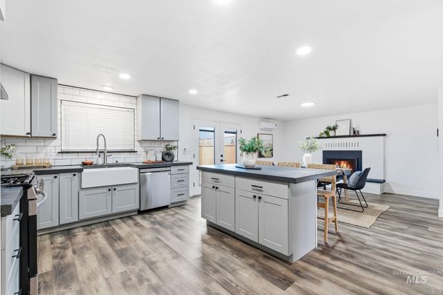 2723 Hillcrest Ln, Caldwell, ID 83605