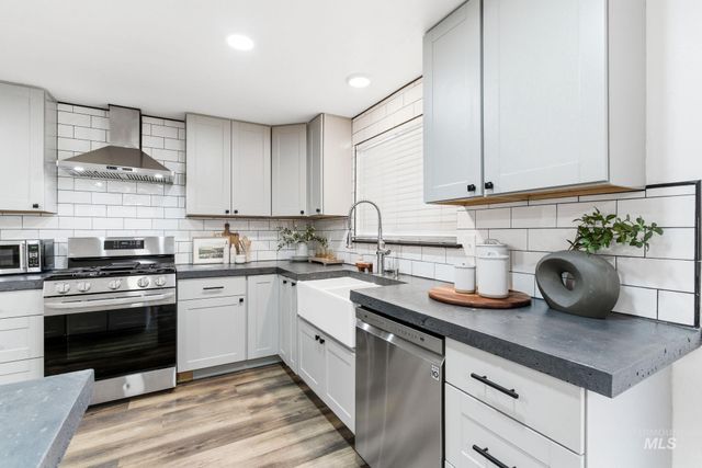 2723 Hillcrest Ln, Caldwell, ID 83605