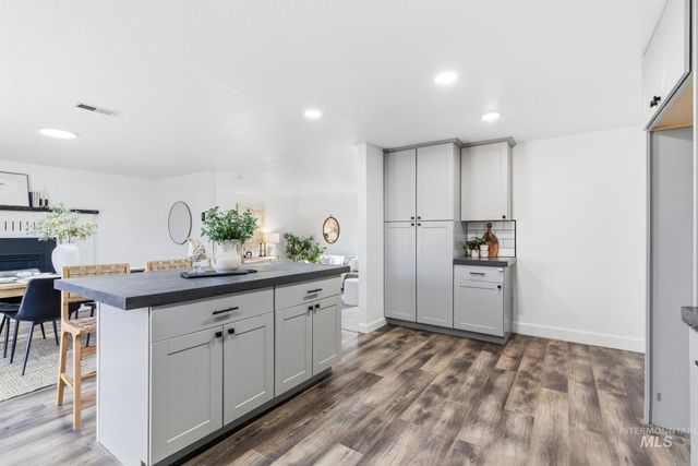 2723 Hillcrest Ln, Caldwell, ID 83605