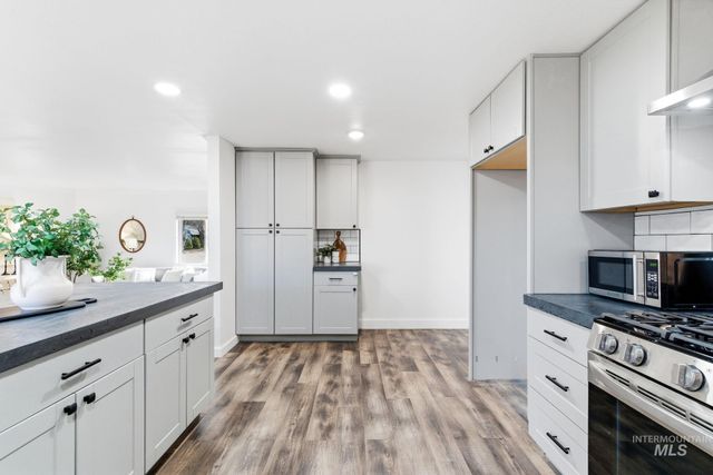 2723 Hillcrest Ln, Caldwell, ID 83605