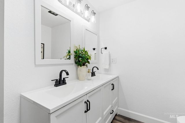 2723 Hillcrest Ln, Caldwell, ID 83605