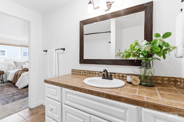 2723 Hillcrest Ln, Caldwell, ID 83605