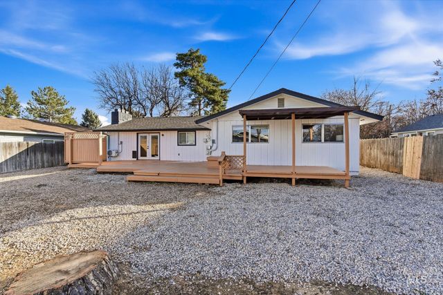 2723 Hillcrest Ln, Caldwell, ID 83605