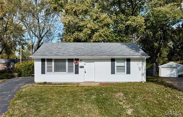 29 Mary Ann Court, Florissant, MO 63031