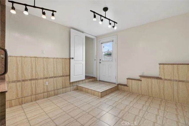 4809 Lowell Avenue, La Crescenta, CA 91214