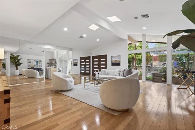 4809 Lowell Avenue, La Crescenta, CA 91214