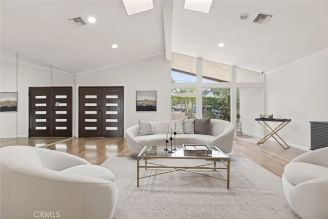 4809 Lowell Avenue, La Crescenta, CA 91214