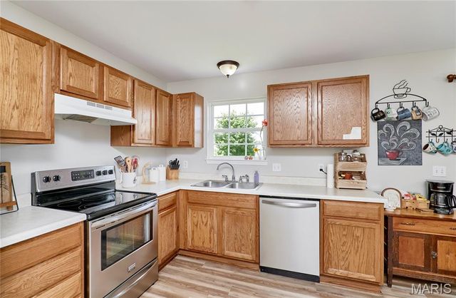 34 Robin Hood Drive, Troy, MO 63379