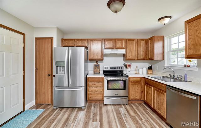 34 Robin Hood Drive, Troy, MO 63379
