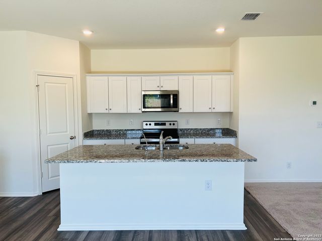 8907 COLONY MDW, Converse, TX 78109
