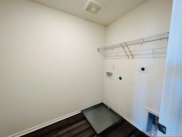 8907 COLONY MDW, Converse, TX 78109