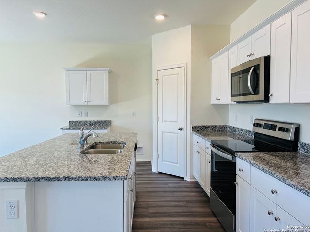 8907 COLONY MDW, Converse, TX 78109