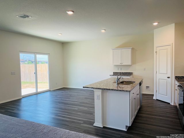 8907 COLONY MDW, Converse, TX 78109