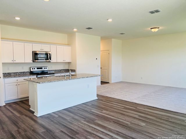 8907 COLONY MDW, Converse, TX 78109