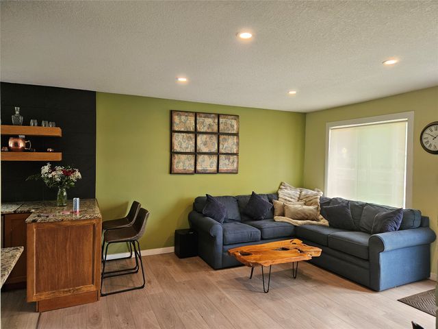 2778 NE Broadway Avenue, Des Moines, IA 50317