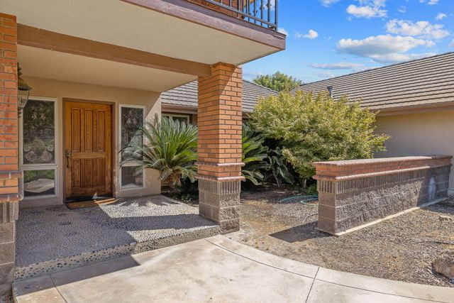 315 Valley View Drive, Exeter, CA 93221