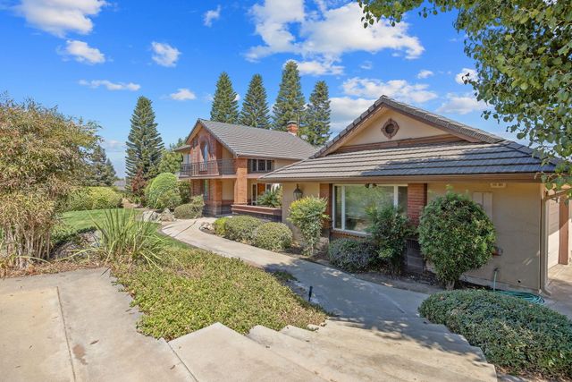 315 Valley View Drive, Exeter, CA 93221