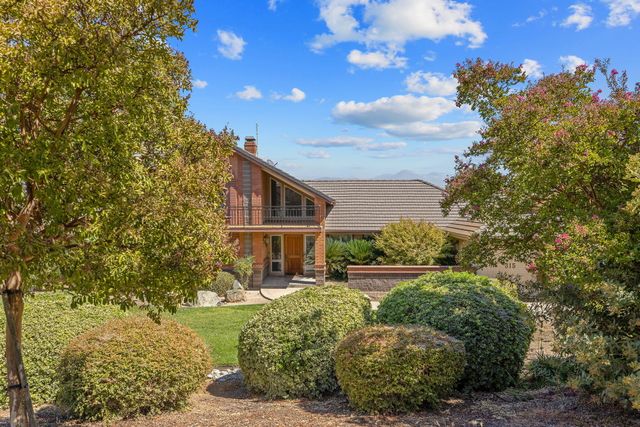 315 Valley View Drive, Exeter, CA 93221