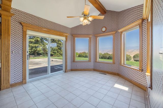 315 Valley View Drive, Exeter, CA 93221