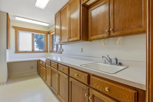 315 Valley View Drive, Exeter, CA 93221