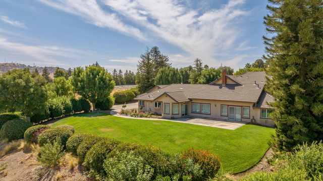 315 Valley View Drive, Exeter, CA 93221