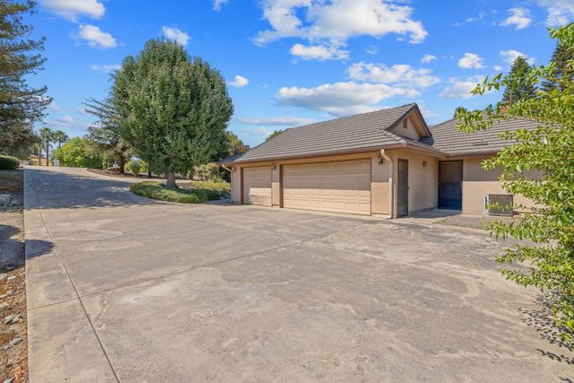 315 Valley View Drive, Exeter, CA 93221