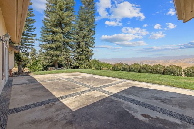 315 Valley View Drive, Exeter, CA 93221