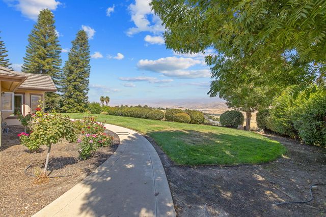 315 Valley View Drive, Exeter, CA 93221