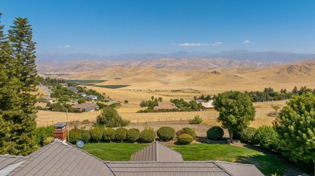 315 Valley View Drive, Exeter, CA 93221