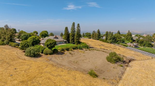 315 Valley View Drive, Exeter, CA 93221