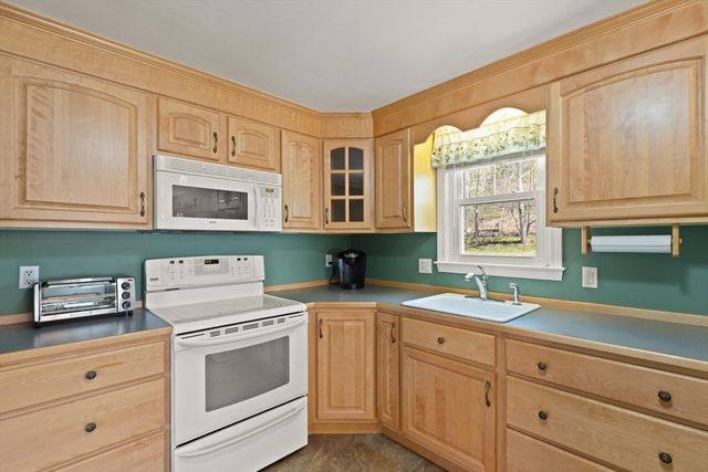 204 Nashua Rd, Billerica, MA 01862