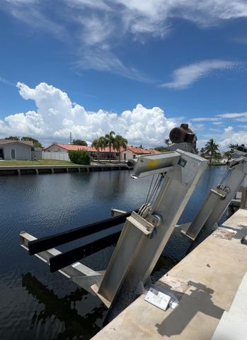 5641 Bayview Drive, Fort Lauderdale, FL 33308