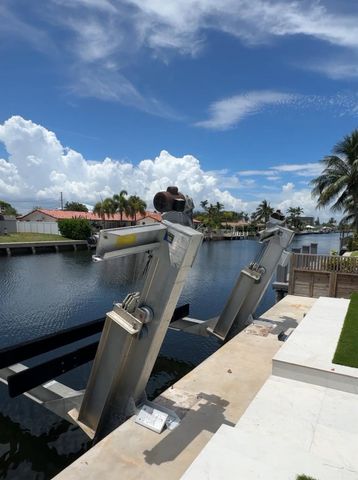 5641 Bayview Drive, Fort Lauderdale, FL 33308