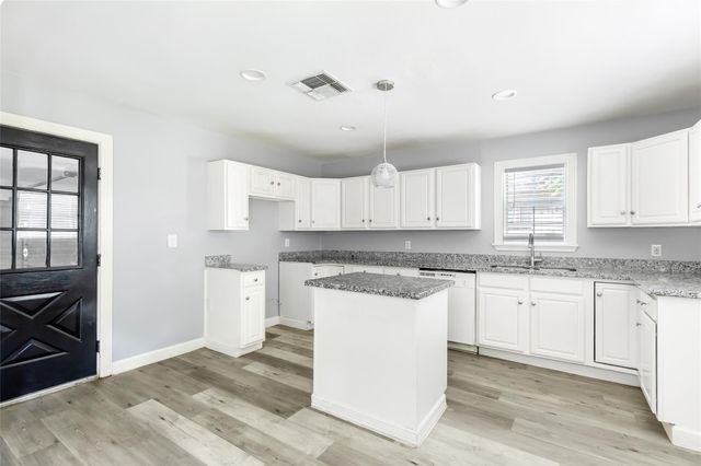 2105 Marshall Street, Pasadena, TX 77506