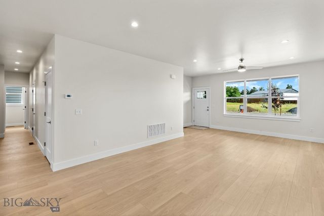 809 Spaniel Lane, Belgrade, MT 59714